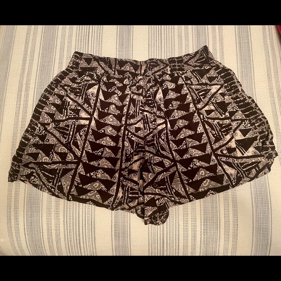 Patterned shorts with pockets | size M - Picture 5 of 7